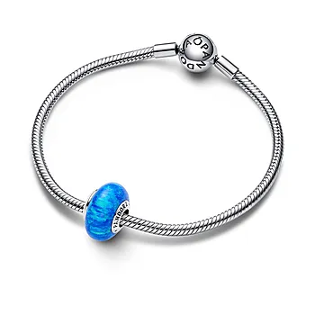 Bilde nummer 4 av Pandora Moments, Charm i 925 sølv med havblå farge