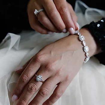 Bilde nummer 2 av Royal ring i 925 sølv med zirkonia