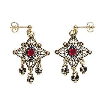 Øredobber Telemark i 830 antikkforgylt sølv med rød sten