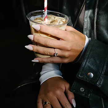 Bilde nummer 2 av Aurora diamantring i 585 gult gull med diamanter 0,10 ct og grønn ametyst