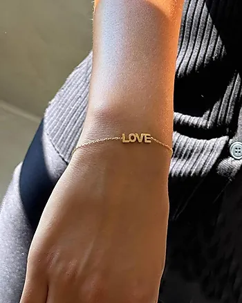 Bilde nummer 2 av Love armbånd i forgylt stål