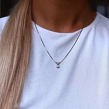 Bilde nummer 4 av Olivia anheng i 585 hvitt gull med diamant 0,15 ct