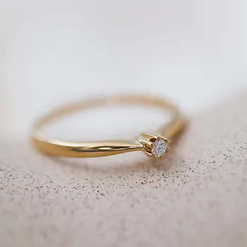 Bilde nummer 3 av Pan Jewelry, Ingrid enstensring i 585 gult gull 0,05 ct
