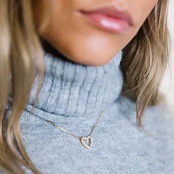 Bilde nummer 3 av Laura smykke i 585 gult gull med diamanter 0,18 ct