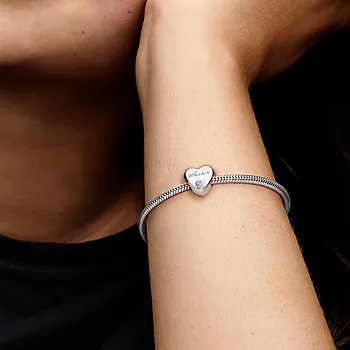 Bilde nummer 2 av Pandora Moments, Charm i 925 sølv med hjerte