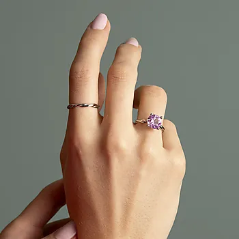 Bilde nummer 2 av Pan Jewelry Drops, Ring i 585 hvitt gull med syntetisk Spinell