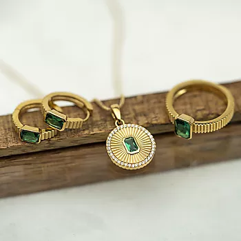 Bilde nummer 3 av Janne Formoe by Pan Jewelry, Ring i forgylt 925 sølv med grønn zirkonia