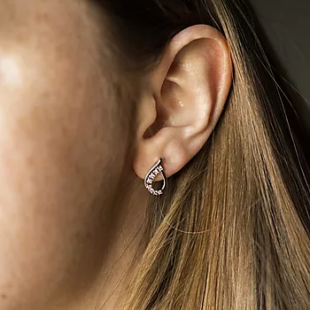 Bilde nummer 4 av Pan Jewelry, Øredobber i 585 hvitt gull med diamanter og dråpeform 0,15 ct