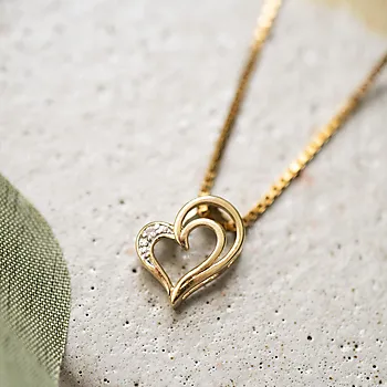 Bilde nummer 4 av Pan Jewelry, Anheng i 585 gult gull med hjerte og diamant 0,005 ct