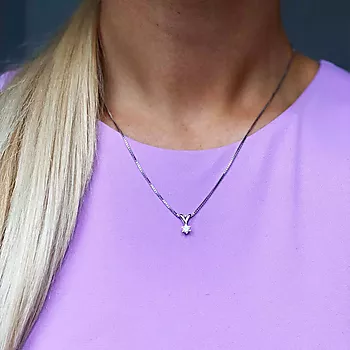 Bilde nummer 2 av Olivia anheng i 585 hvitt gull med diamant 0,25 ct