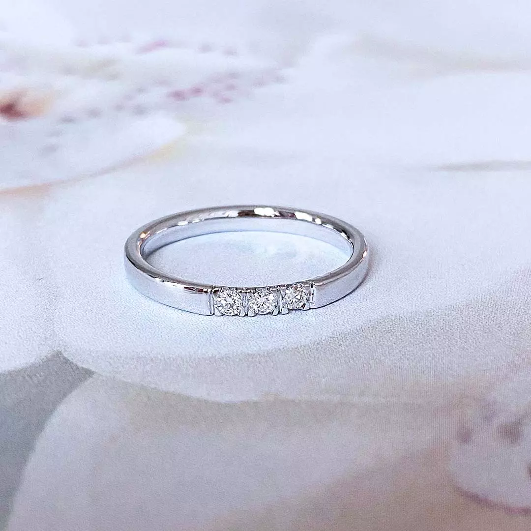 Bilde nummer 3 av Pan Jewelry, Lady alliansering i 585 hvitt gull med diamant 0,09 ct TWSI