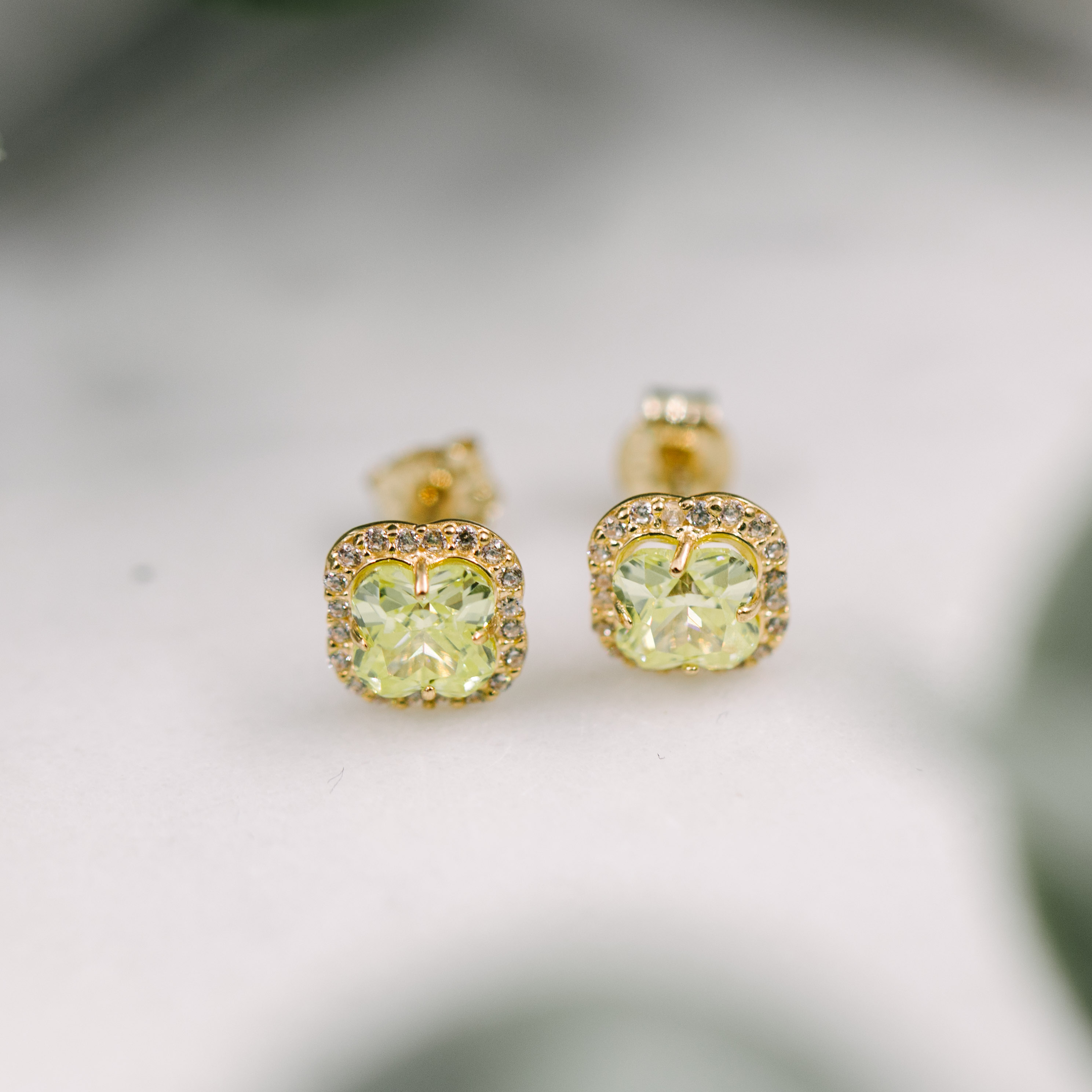 Bilde nummer 3 av Pan Jewelry, Øredobber i 585 gult gull med grønn zirkonia