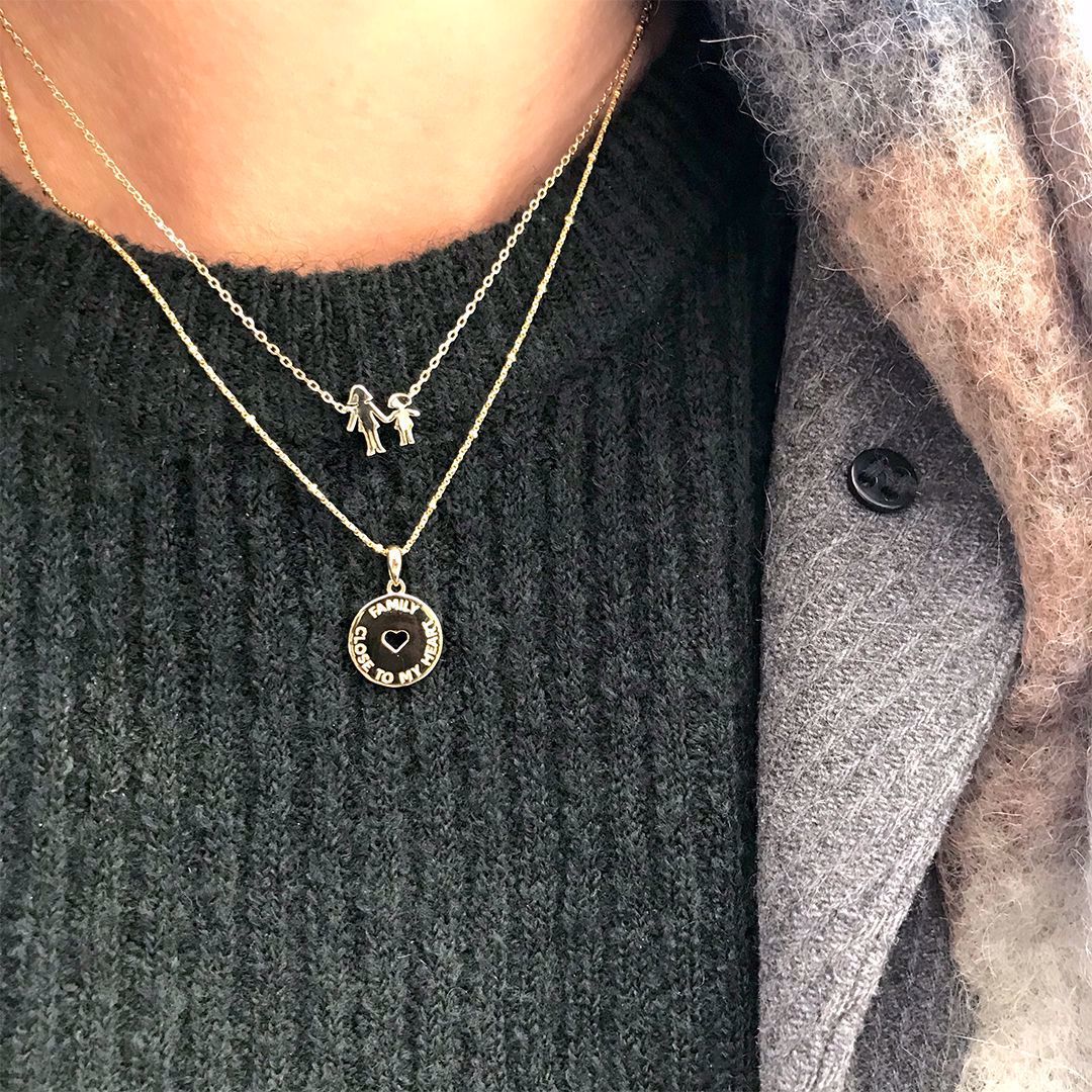Bilde nummer 3 av Pan Jewelry, Familiesmykke med mor og datter i forgylt 925 sølv