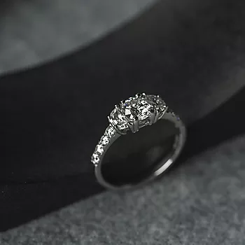 Bilde nummer 4 av Gems by Gulldia, Ring i 585 hvitt gull med LAB diamanter 1,55 ct TWSI