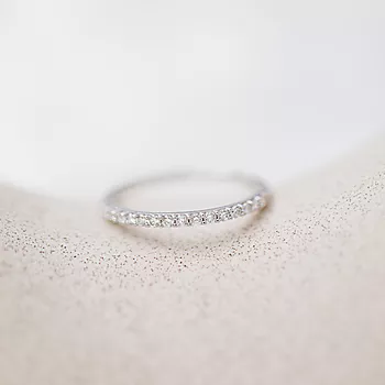 Bilde nummer 4 av Clara rekkering i 375 hvitt gull med diamanter 0,25 ct
