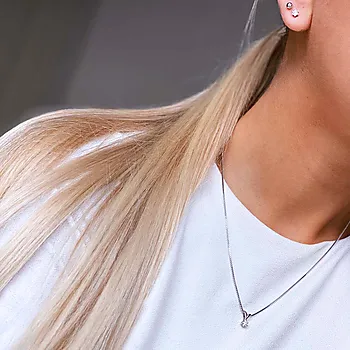 Bilde nummer 3 av Olivia anheng i 585 hvitt gull med diamant 0,30 ct