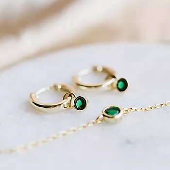 Bilde nummer 3 av Pan Jewelry, Øreringer i 925 forgylt sølv med grønn zirkonia