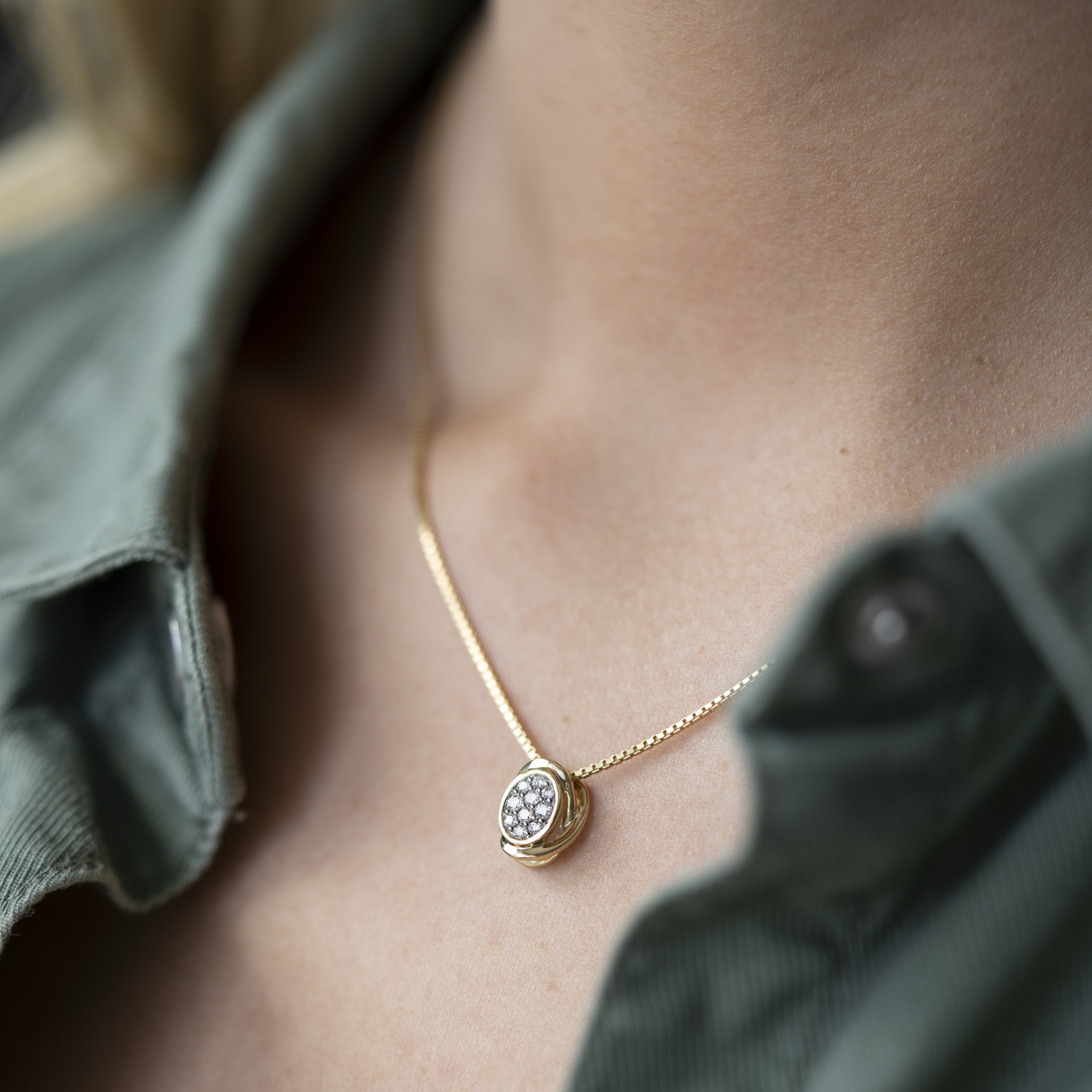 Bilde nummer 4 av Pan Jewelry, Anheng i 585 gult gull med diamanter 0,15 ct