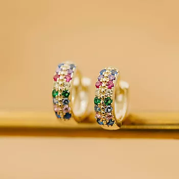 Bilde nummer 4 av Janne Formoe by Pan Jewelry, Øredobber i forgylt sølv med fargede zirkonia