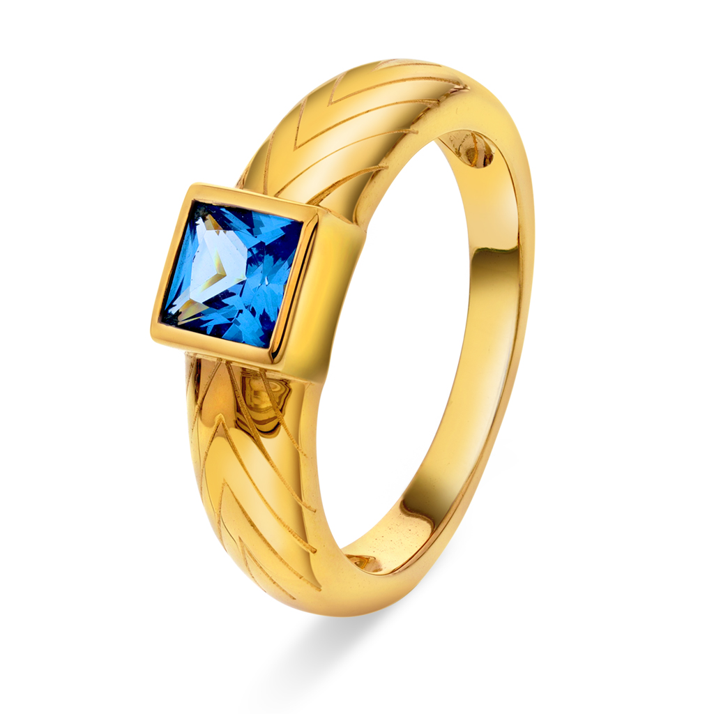 Janne Formoe by Pan Jewelry, Ring i forgylt 925 sølv med blå zirkonia