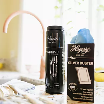 Bilde nummer 2 av Hagerty Silver bath 580 ml, Pussemiddel til sølvbestikk