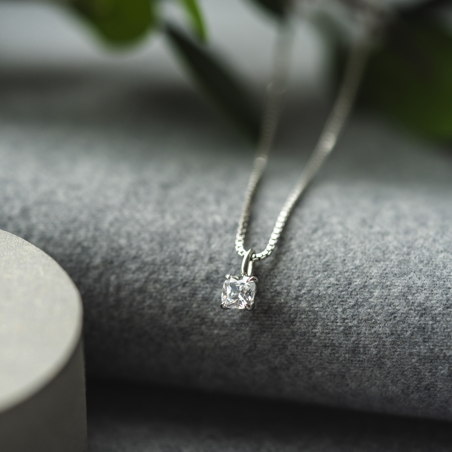 Bilde nummer 4 av Gems by Gulldia, Anheng i 585 hvitt gull med LAB diamanter 0,50 ct TWSI