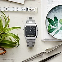 Bilde nummer 2 av Vintage klokke i stål med digital visning