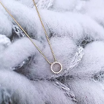Bilde nummer 3 av Pan Jewelry, Anheng i 585 gult gull med zirkonia og sirkel