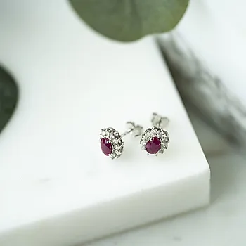 Bilde nummer 4 av Gold Collection, Øredobber i 585 hvitt gull med diamanter 0,48 ct og rubin