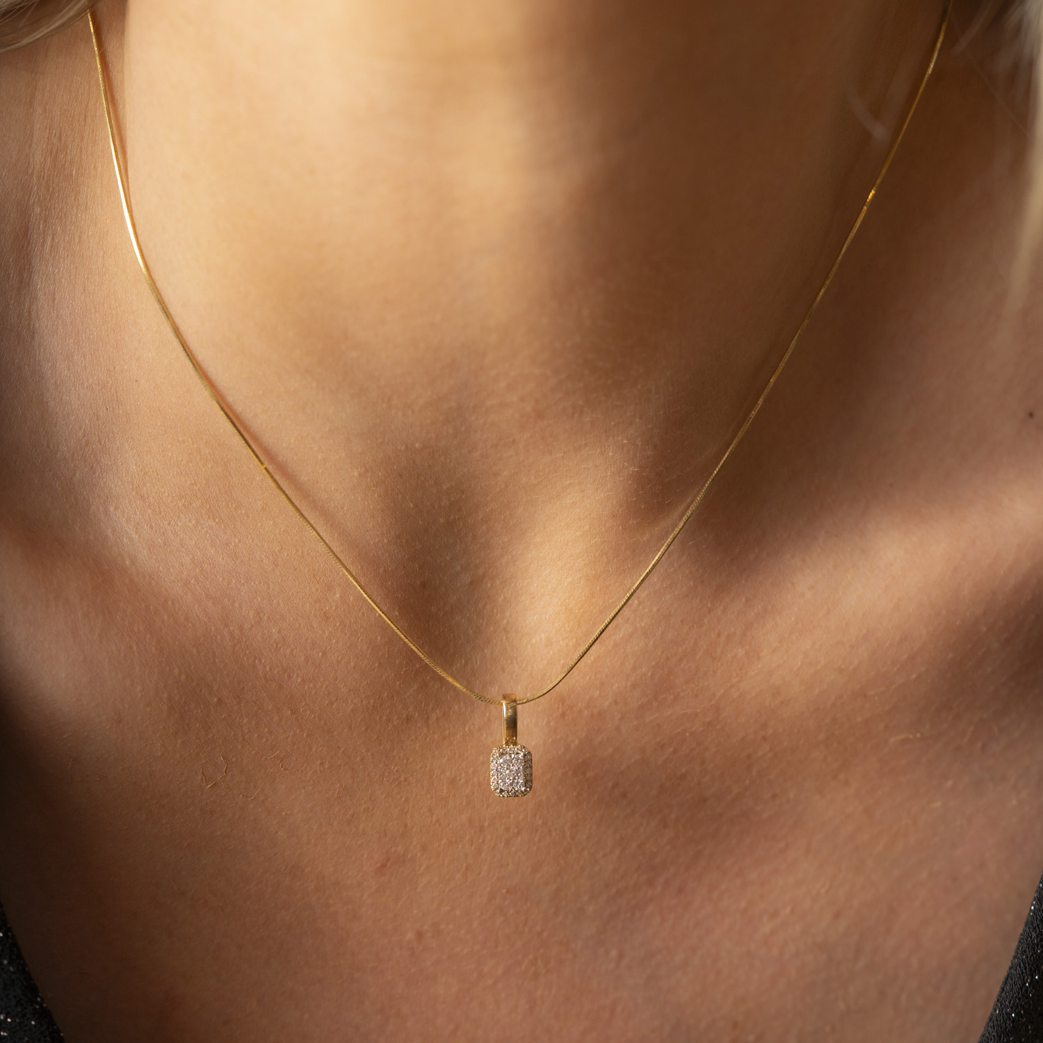 Bilde nummer 2 av Pan Jewelry, Anheng i 585 gult gull med diamanter 0,15 ct