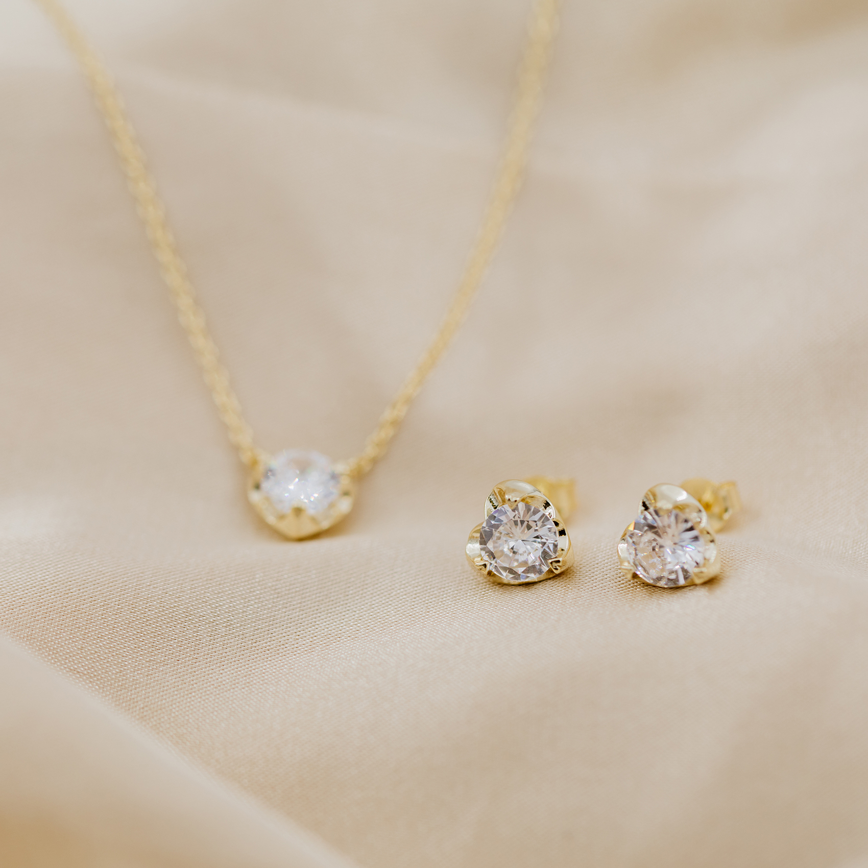 Bilde nummer 2 av Pan Jewelry, Smykkesett i 925 forgylt sølv med zirkonia og hjerter