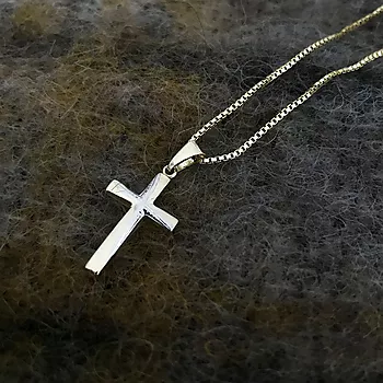 Bilde nummer 4 av Pan Jewelry, Anheng i 585 gult gull med kors