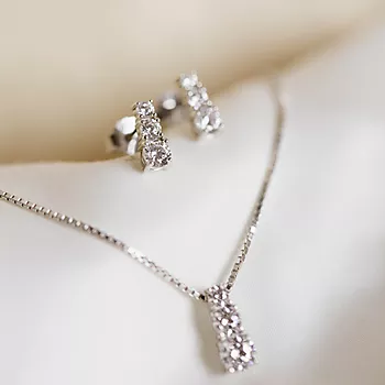 Bilde nummer 2 av Pan Jewelry, Øredobber i 925 sølv med zirkonia