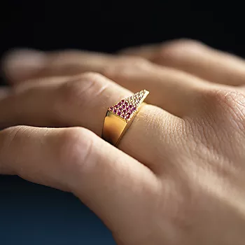 Bilde nummer 3 av Janne Formoe by Pan Jewelry, Ring i forgylt 925 sølv med rosa og hvite zirkonia