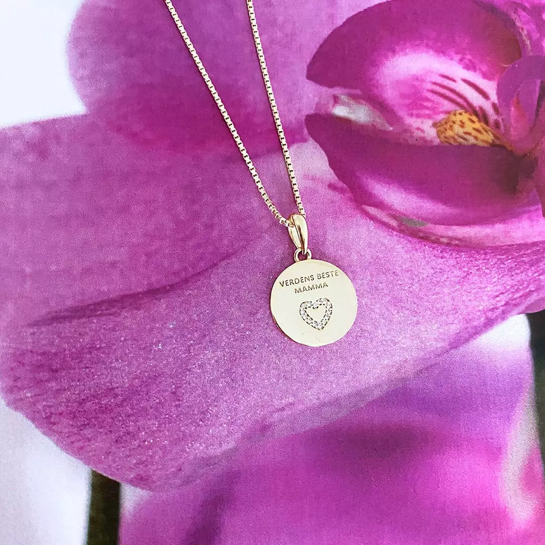 Bilde nummer 4 av Pan Jewelry, Smykke i forgylt 925 sølv med zirkonia og teksten VERDENS BESTE MAMMA