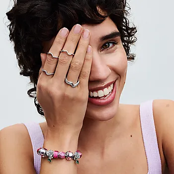 Bilde nummer 4 av Pandora Moments, Charm i 925 sølv med rosa muranoglass