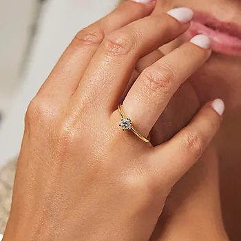 Bilde nummer 2 av Vida diamantring i 585 gult gull 0,50 ct