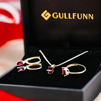 Bilde nummer 4 av Michelle smykke i 585 gult gull med diamant 0,06 ct og rhodolitt