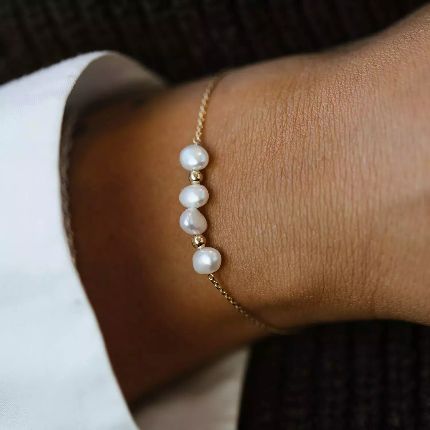 Bilde nummer 3 av Pan Jewelry, Armbånd i 585 gult gull med ferskvannsperler