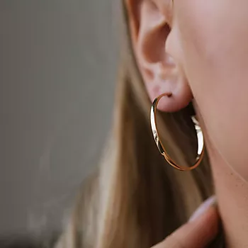 Bilde nummer 2 av Pan Jewelry, Øreringer i 585 gult gull med 25 mm i diameter