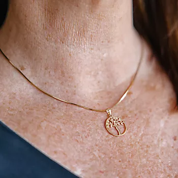 Bilde nummer 3 av Pan Jewelry, Anheng i 585 gult gull med modertre og zirkonia