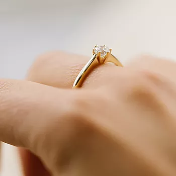 Bilde nummer 2 av Olivia diamantring i 585 gult gull 0,50 ct TWSI2
