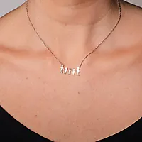 Bilde nummer 2 av Familiesmykke i 925 sølv med mor, far, to døtre og en sønn