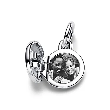 Bilde nummer 4 av Pandora Moments, Charms i 925 sølv med medaljong og nøkkelhull