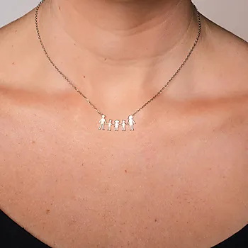 Bilde nummer 2 av Familiesmykke i 925 sølv med mor, far, to sønner og en datter