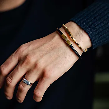 Bilde nummer 2 av Tind armbånd i sort lær