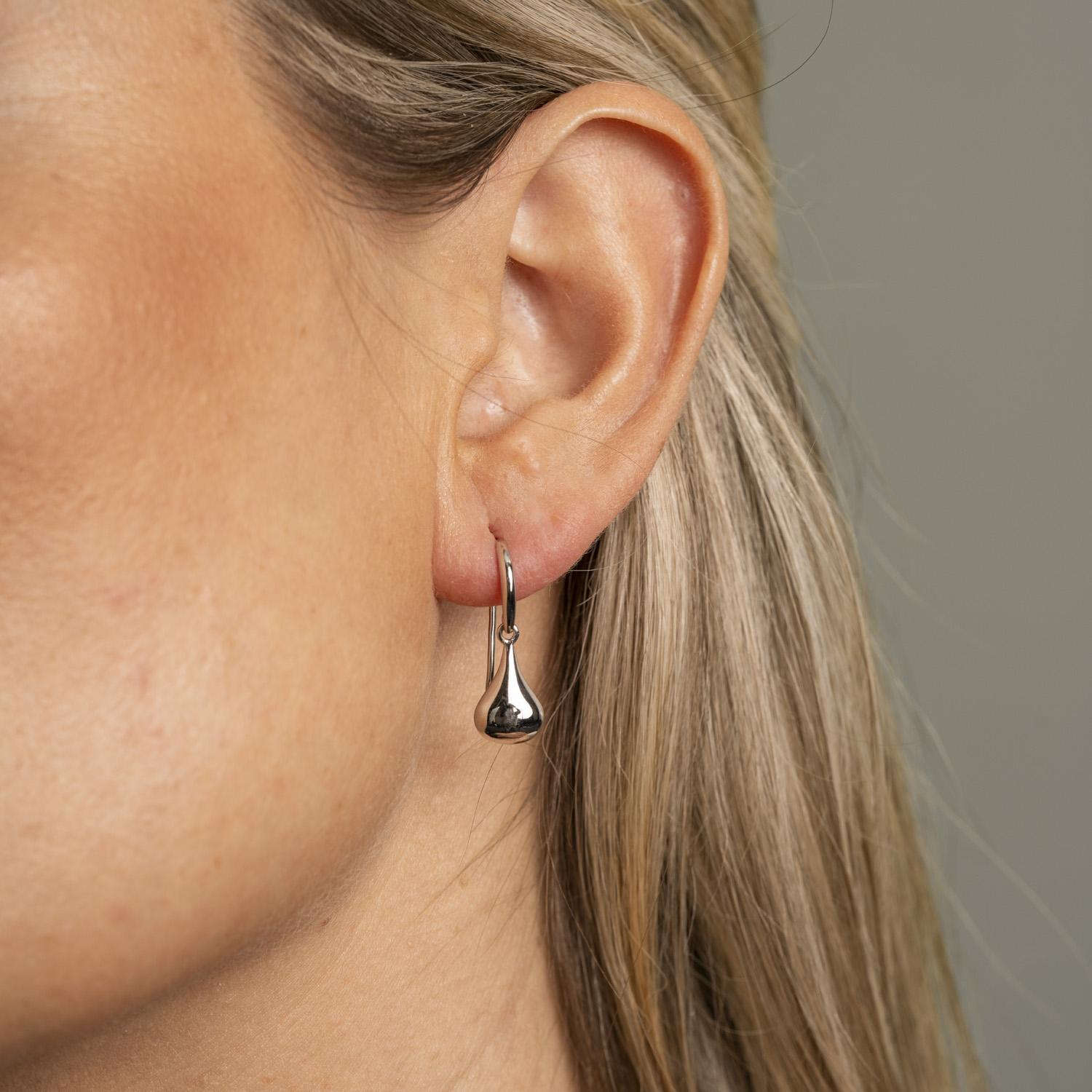 Bilde nummer 2 av Pan Jewelry, Dråpe øredobber i 925 rhodiert sølv