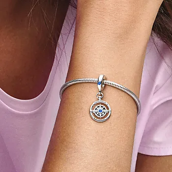 Bilde nummer 2 av Pandora Moments, Charm i 925 sølv med kompass