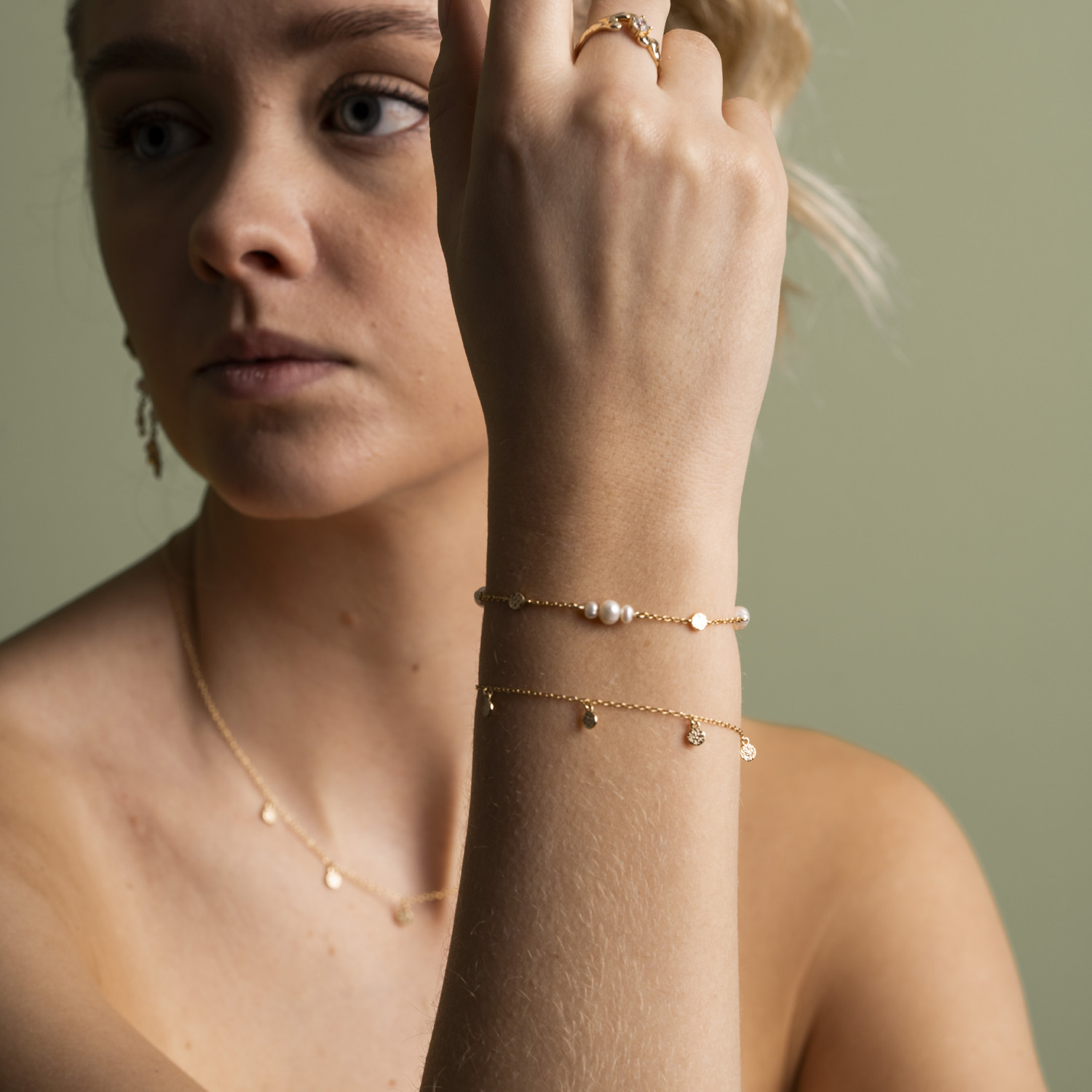 Bilde nummer 4 av Shapes by Gulldia, Fairy armbånd i forgylt 925 sølv med ferskvannsperler