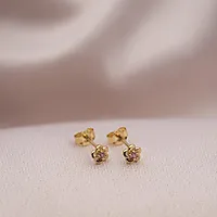 Bilde nummer 2 av Øredobber til barn i 925 forgylt sølv med blomst